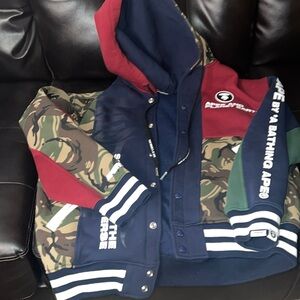 Like very new AAPE hoodie sweater jacket